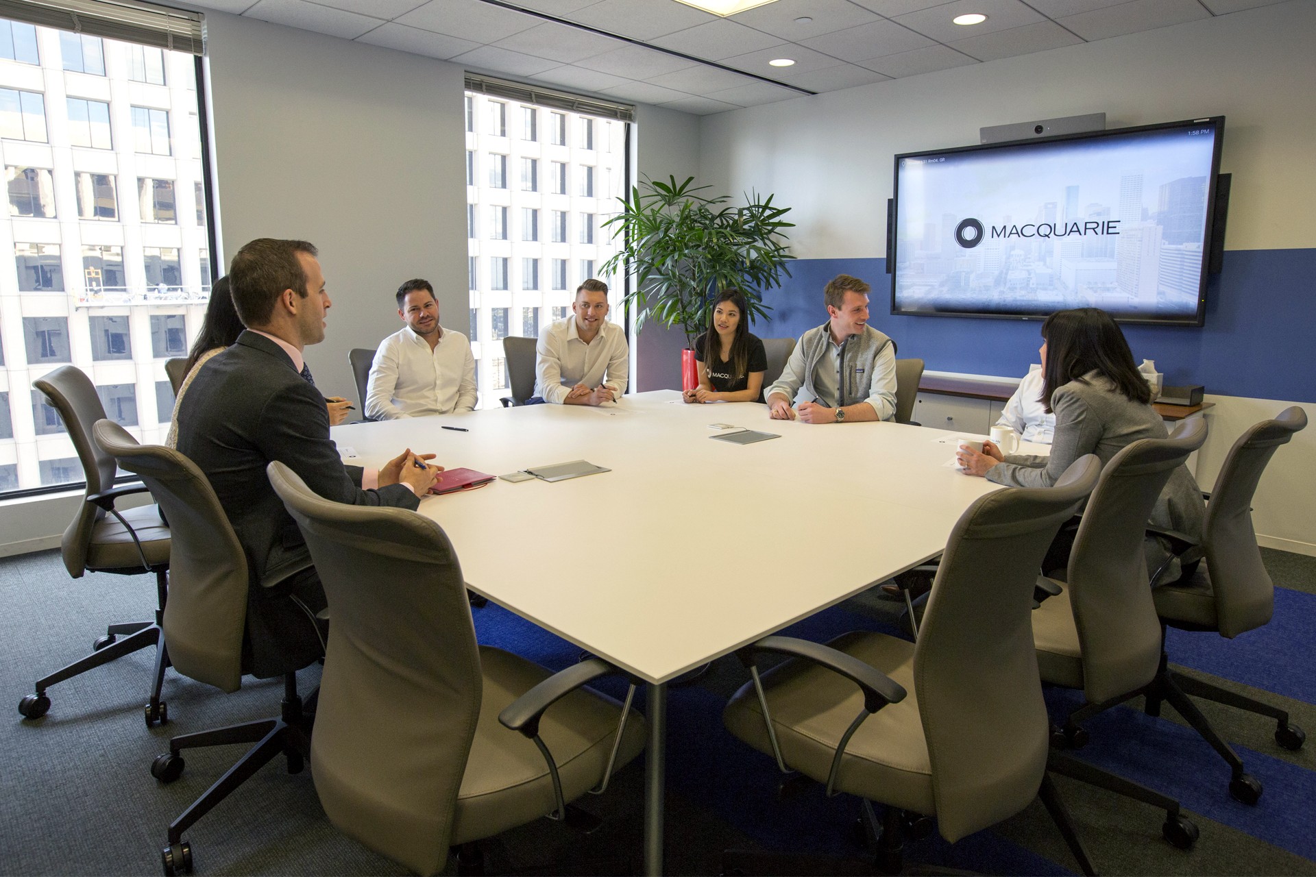 Macquarie Groups Cfo Resigns Whats Next For The Global Giant - s982vcv